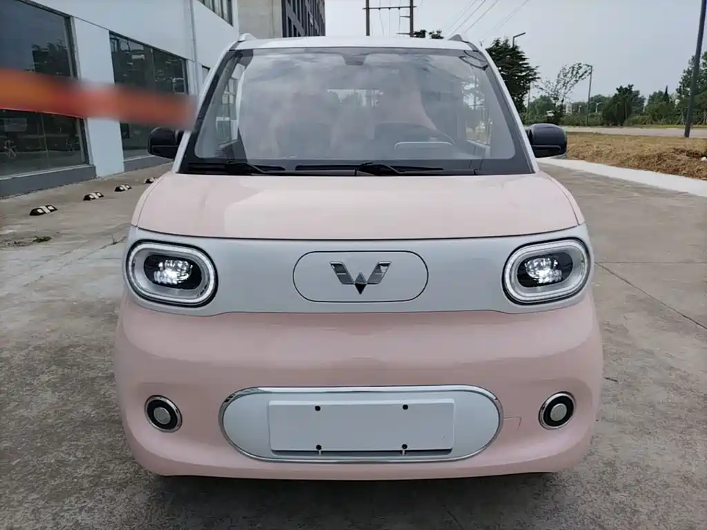 Hongguang MINIEV 2024 third generation 170km купить на сайте DeffCars