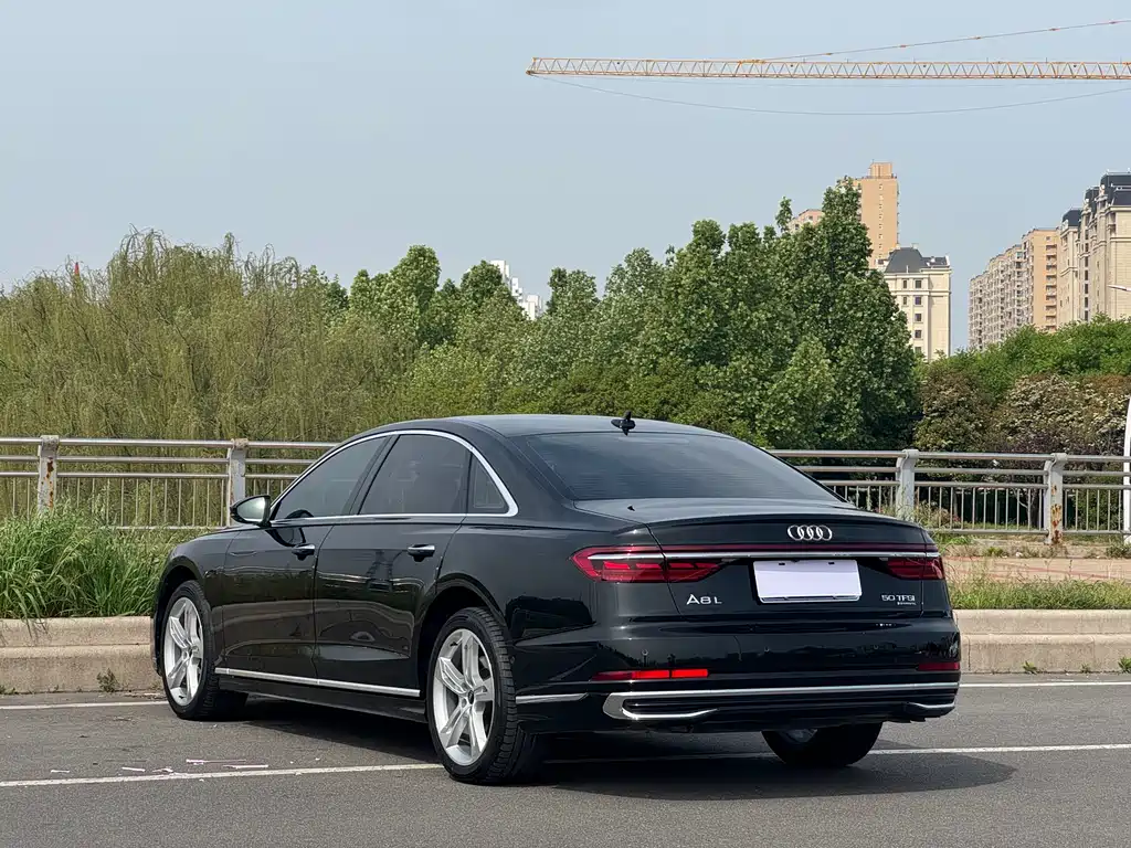 Audi A8 2023 A8L 50 TFSI quattro Premium Selection купить на сайте DeffCars