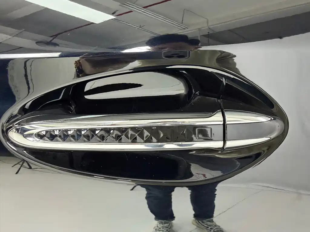 Hongqi HS5 2023 2.0T Qixiang Pro version купить на сайте DeffCars
