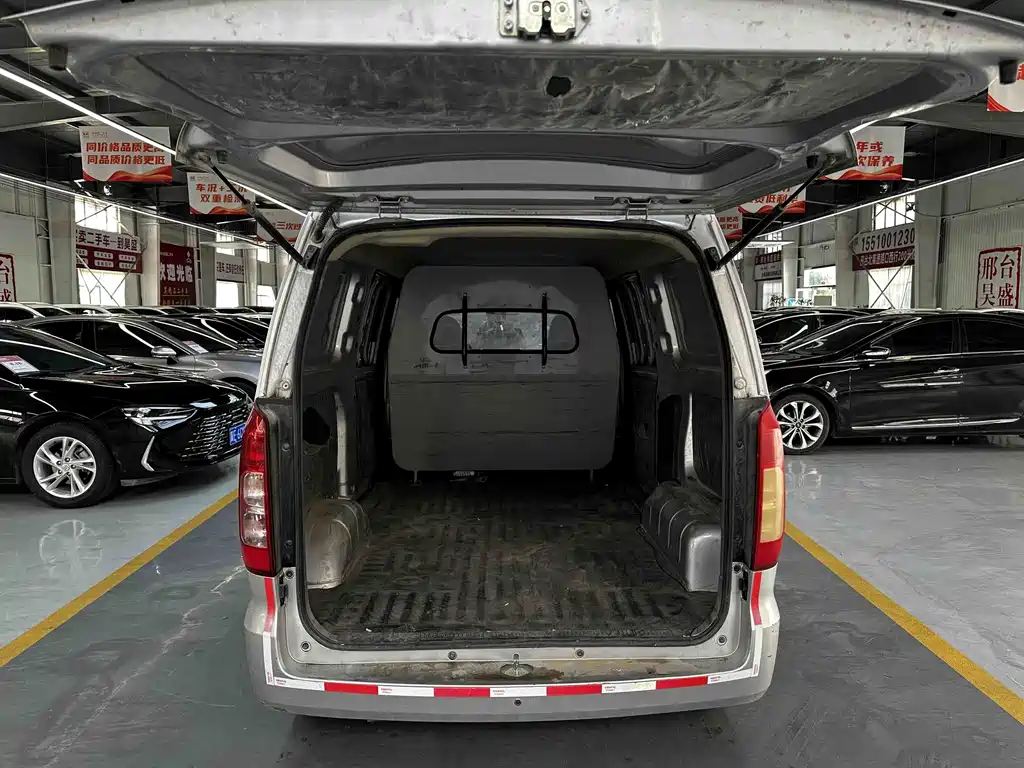 Wuling Hongguang V 2021 1.5L Jinchue version with closed windows LAR купить на сайте DeffCars
