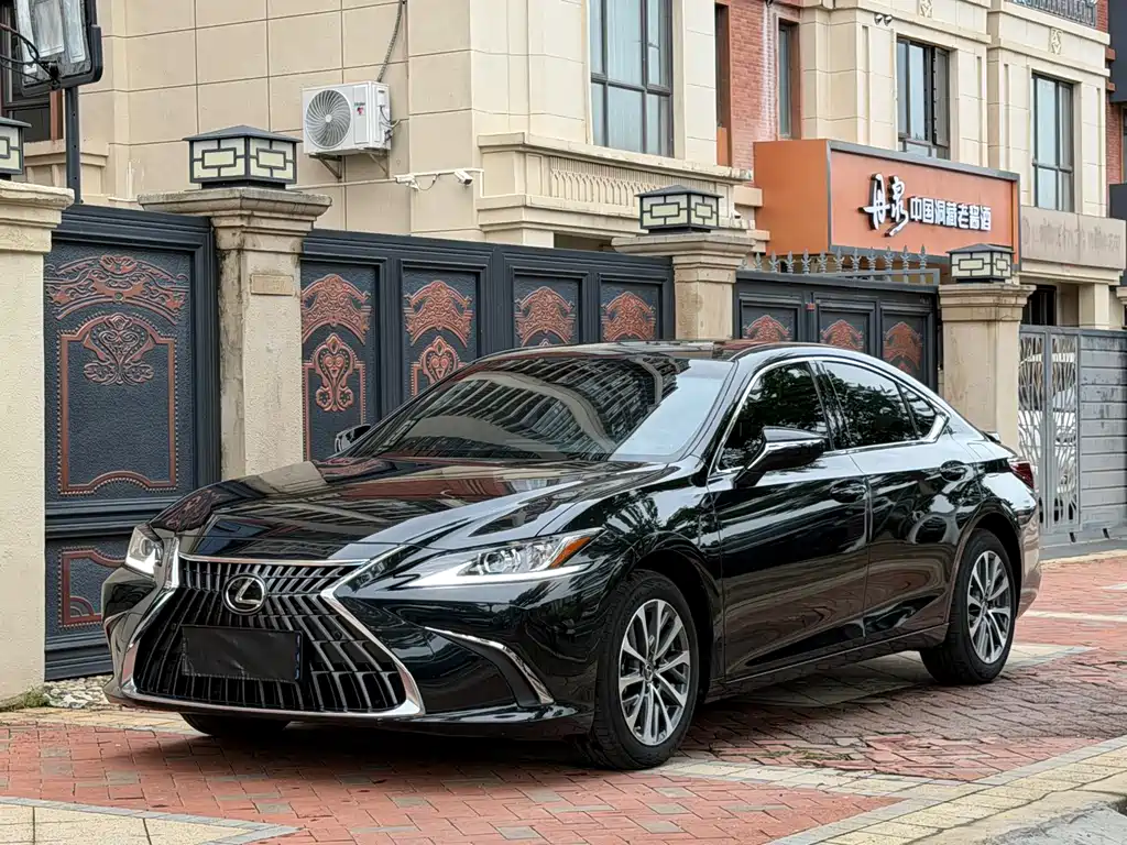 Lexus ES 2024 200 Premium Edition купить на сайте DeffCars