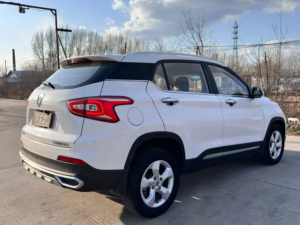 Baojun 510 2017 1.5L manual fashion model купить на сайте DeffCars