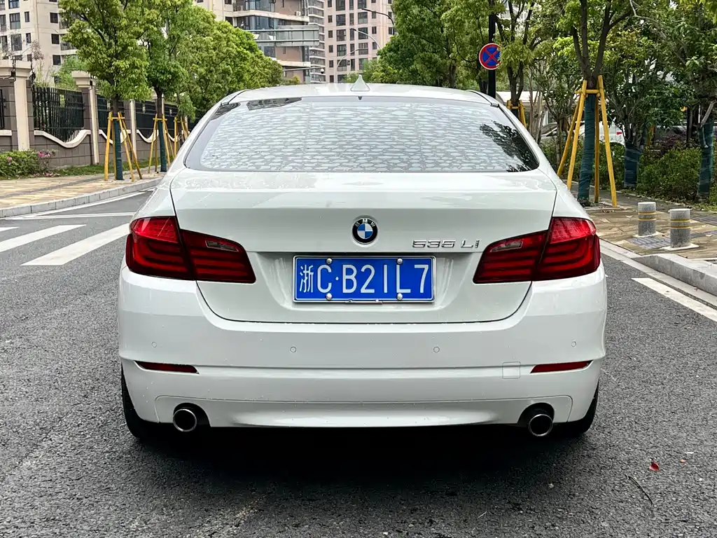 BMW 5 Series 2011 535Li Leading Model купить на сайте DeffCars