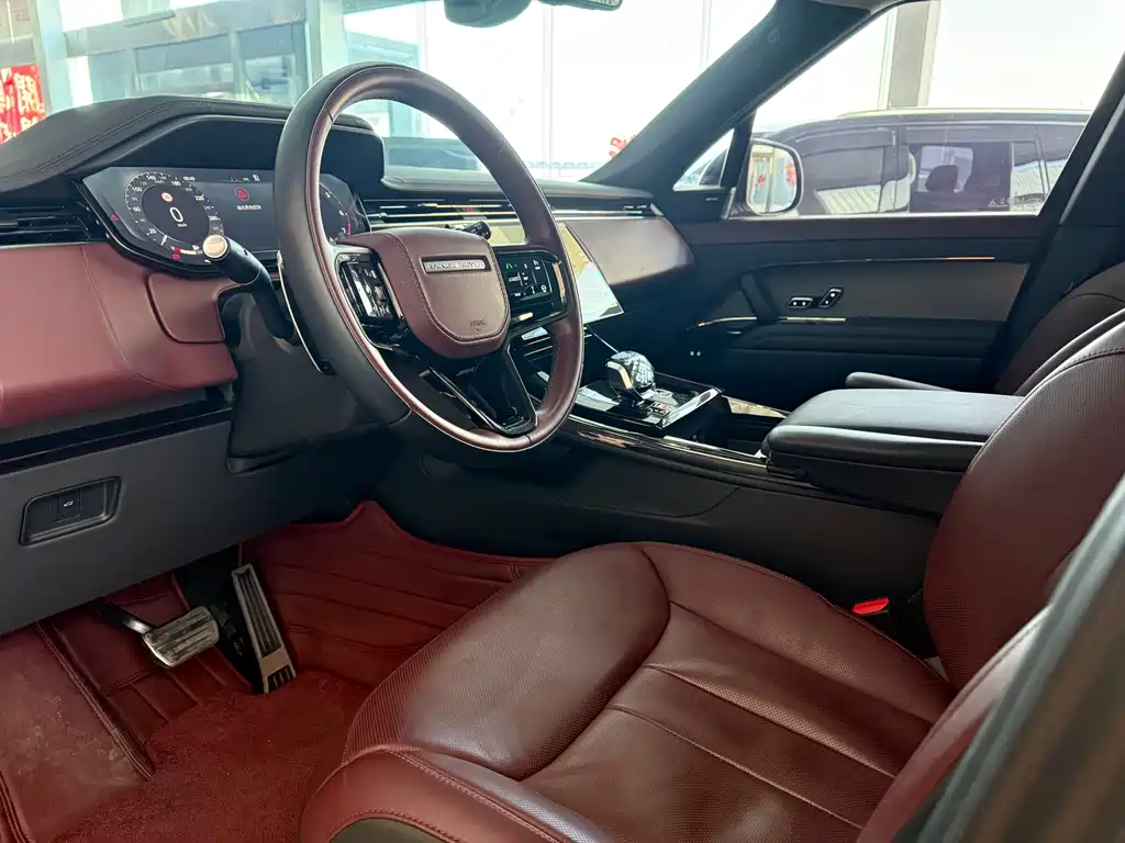 Range Rover Sport 2024 400PS Dynamic SE купить на сайте DeffCars