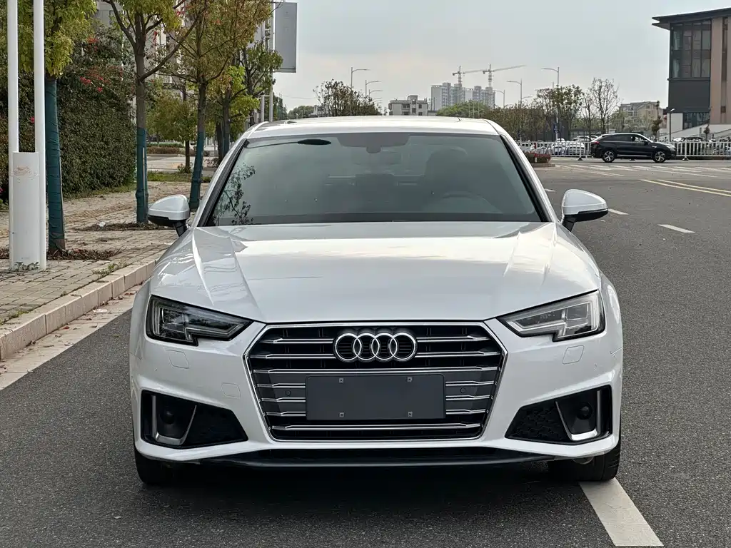 Audi A4L 2019 40 TFSI Fashion Type National VI купить на сайте DeffCars