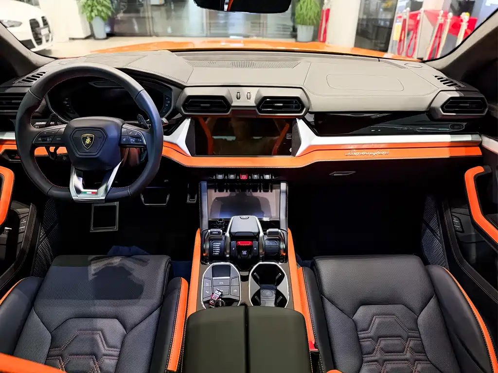 Urus SE 2026 4.0T Standard Edition купить на сайте DeffCars