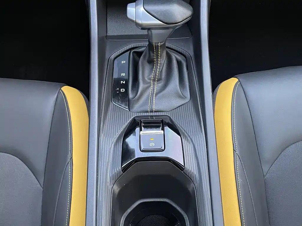 Yixuan 2023 Mach Edition 1.5T Automatic Dream Chaser Knight Edition купить на сайте DeffCars