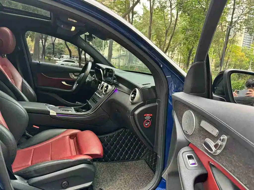 Mercedes-Benz GLC Coupe 2020 GLC 300 4MATIC Coupe SUV купить на сайте DeffCars