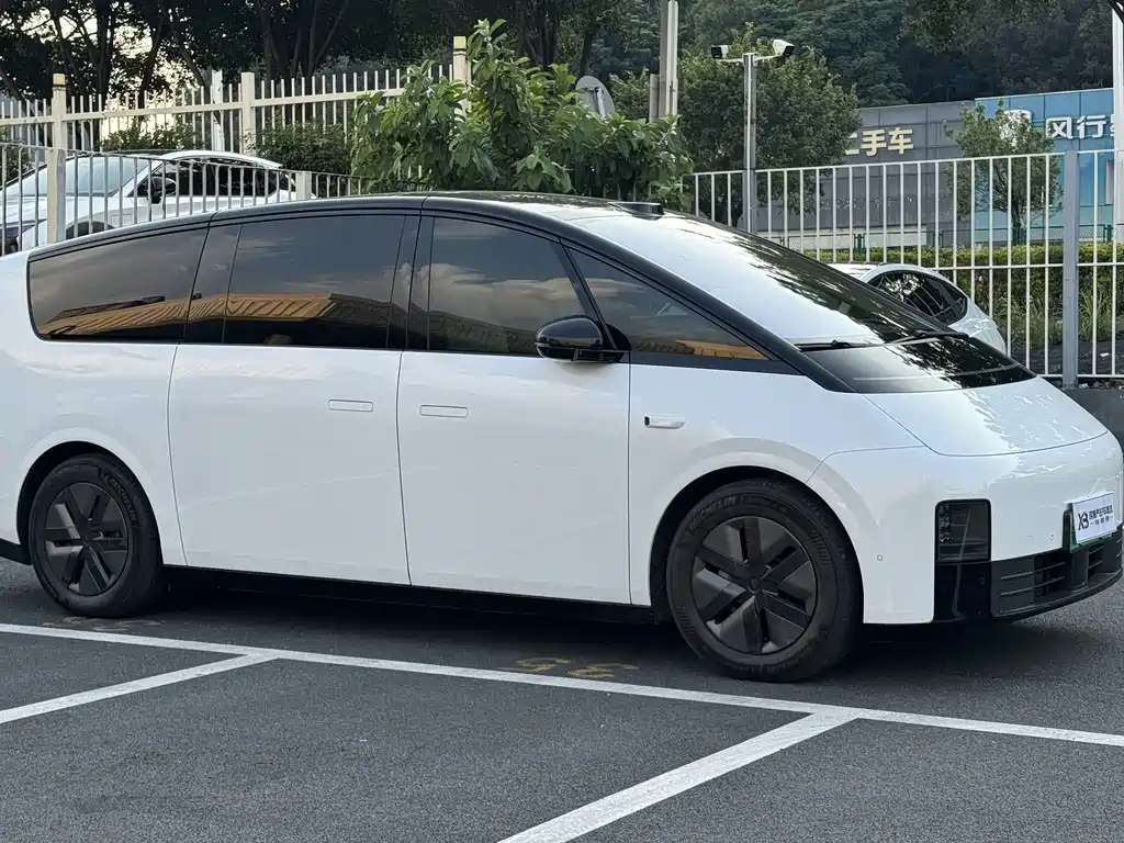 Ideal MEGA 2025 Home Family Special Edition купить на сайте DeffCars