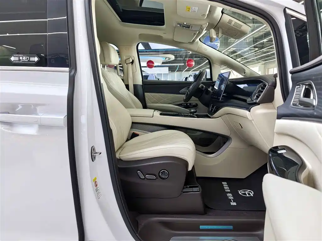 Denza D9 2025 DM-i smart driving version 1020 four-wheel drive flagship model купить на сайте DeffCars