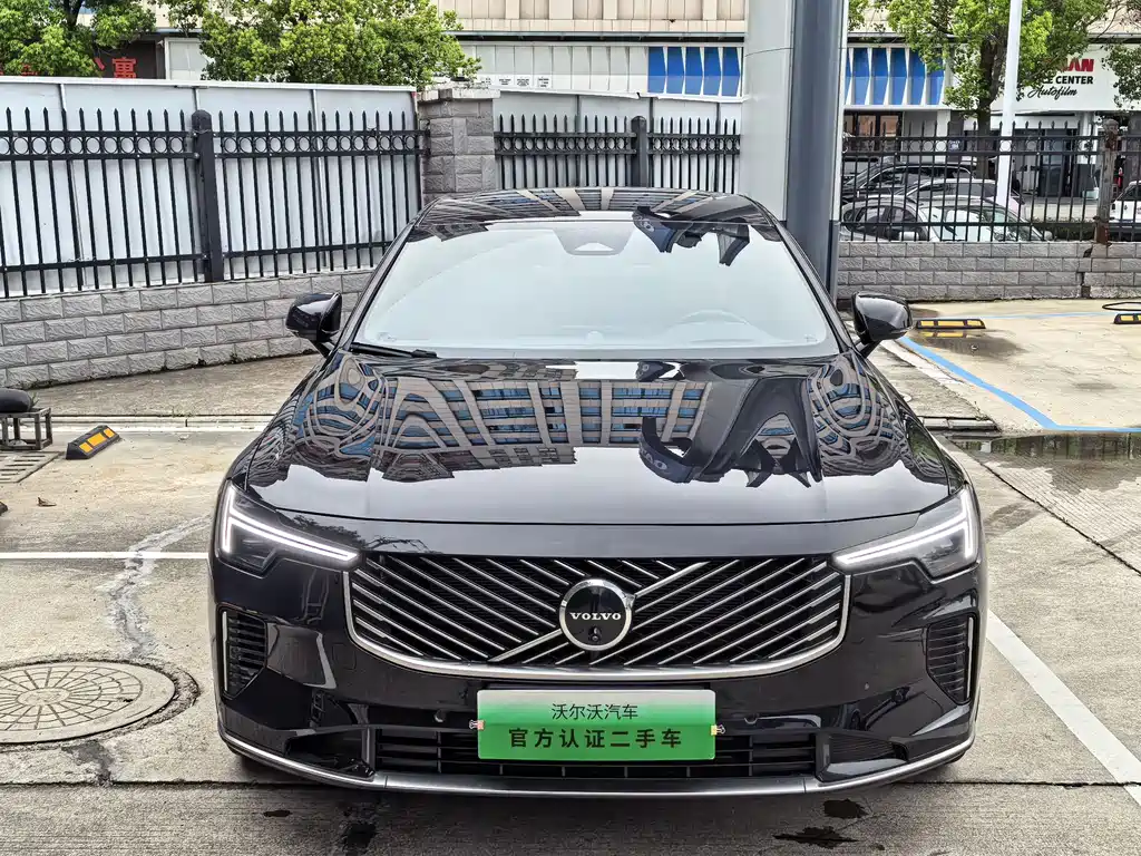 Volvo S90 plug-in hybrid 2026 plug-in hybrid four-wheel drive long range Zhiya luxury version купить на сайте DeffCars