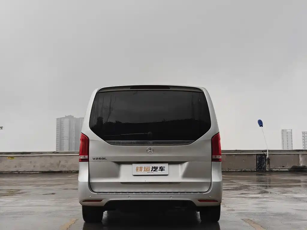 Mercedes-Benz V-Class 2022 V 260 L Long Wheelbase Luxury Edition купить на сайте DeffCars