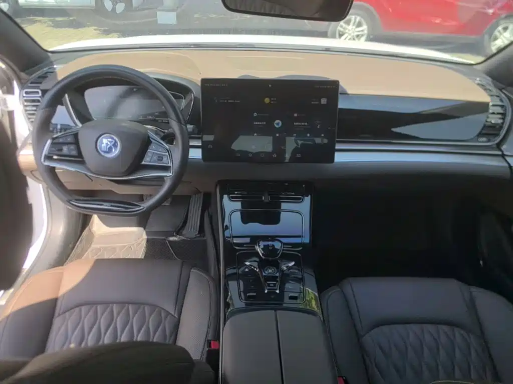 Han 2023 DM-i Champion Edition 121KM Premium Type купить на сайте DeffCars