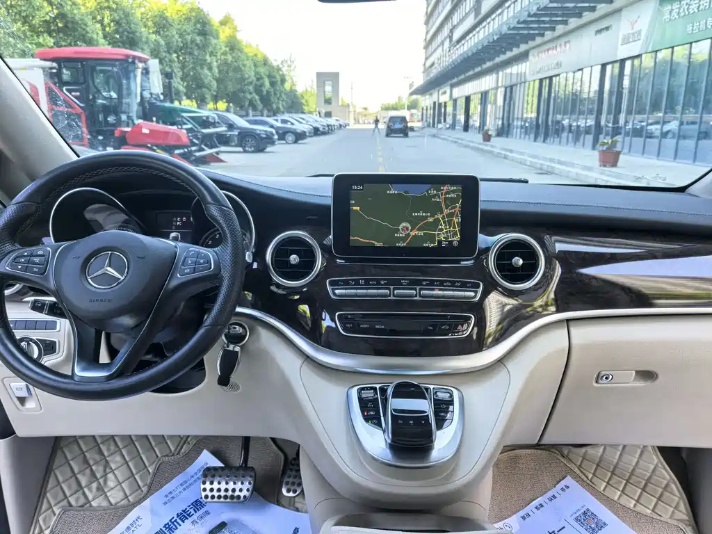 Mercedes-Benz V-Class 2017 V 260 L Premium Extended Edition купить на сайте DeffCars