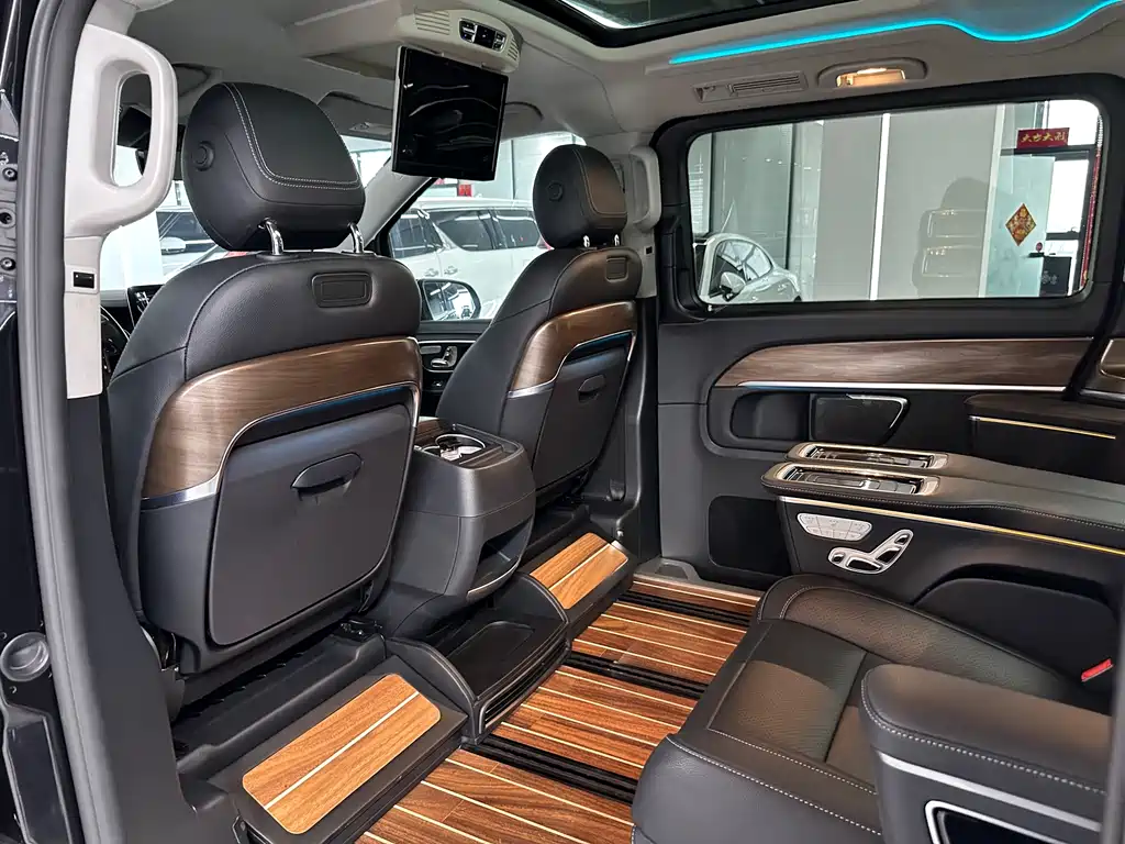 Mercedes-Benz V-Class 2022 V 260 L Long Wheelbase Luxury Edition купить на сайте DeffCars
