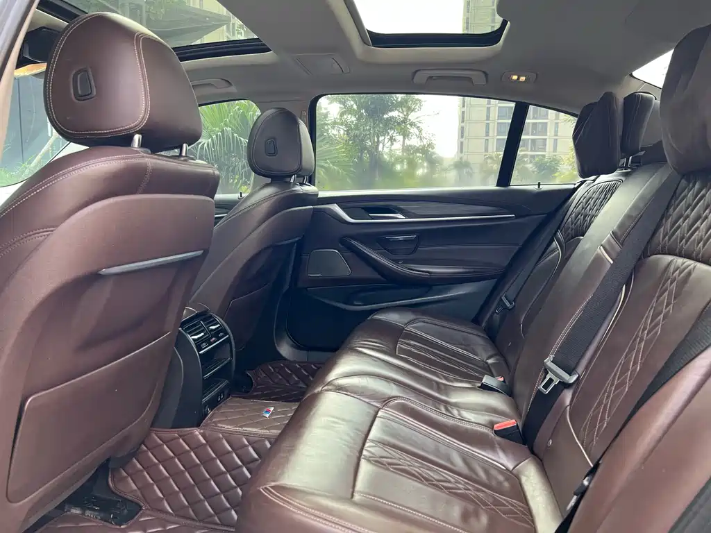 BMW 5 Series 2020 530Li Leading M Sports Package купить на сайте DeffCars