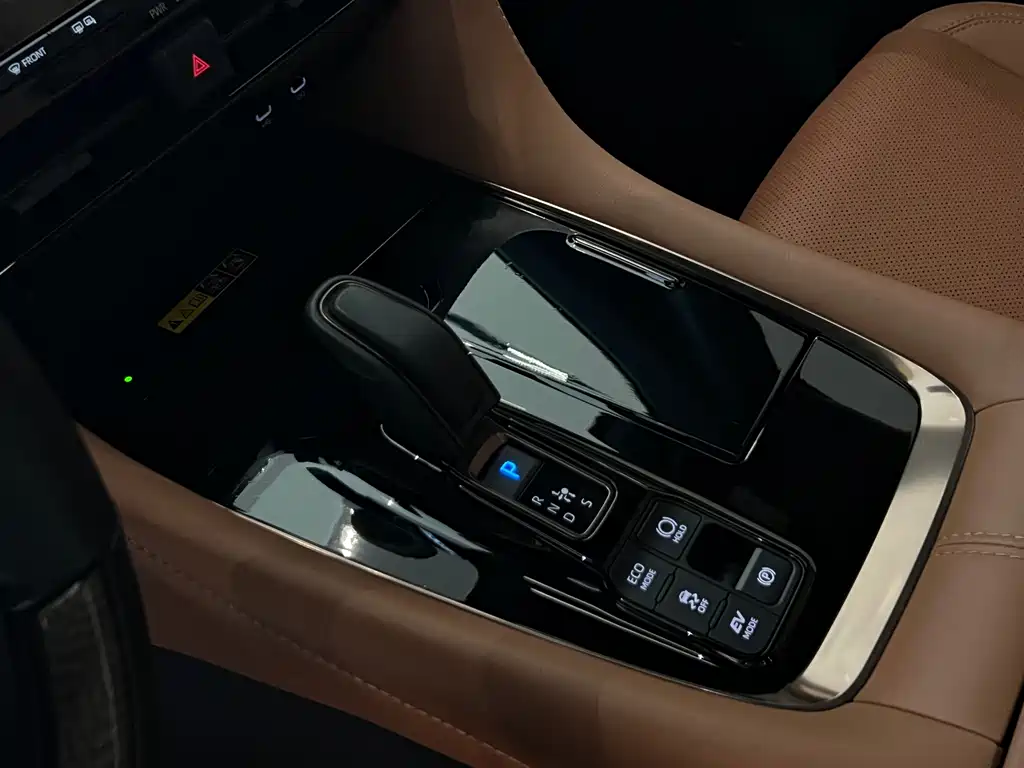 Wilfa 2024 Crown Dual Engine 2.5L Supreme Executive Edition купить на сайте DeffCars