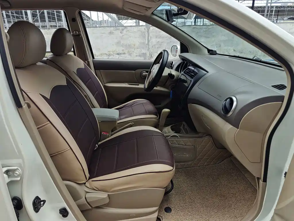 Livina 2010 Jinyue Edition 1.6L Automatic Super Type купить на сайте DeffCars