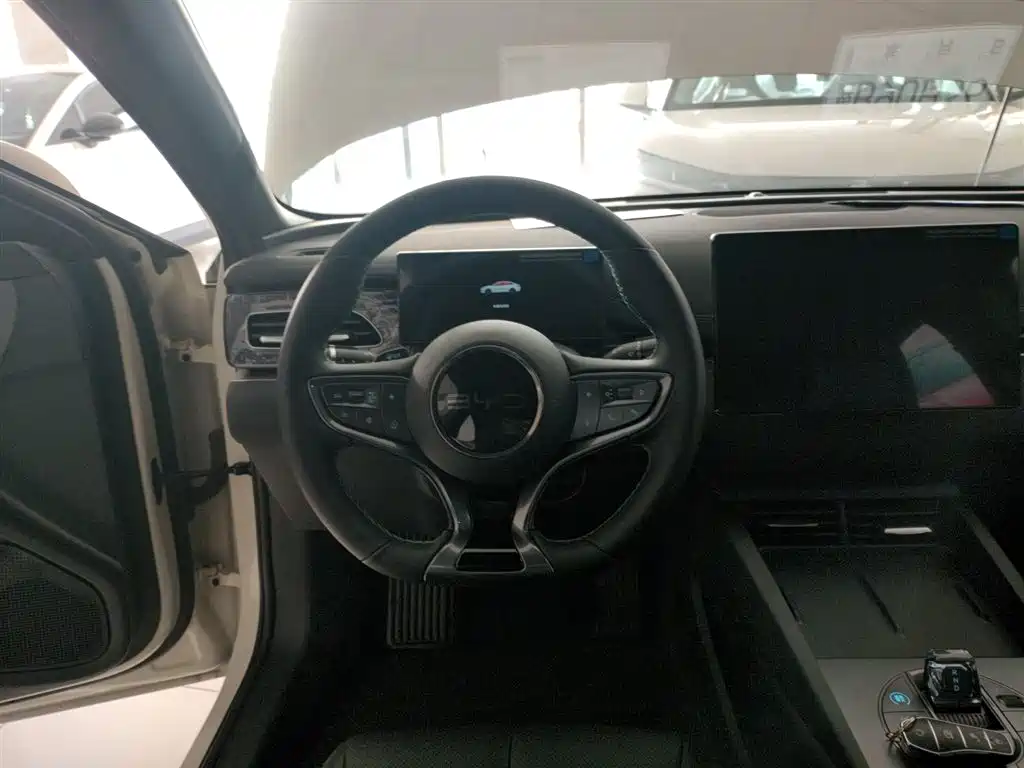 Seal 06 2025 DM-i smart driving version 80KM luxury model купить на сайте DeffCars
