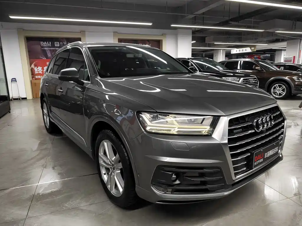Audi Q7 2016 40 TFSI S line sports model купить на сайте DeffCars