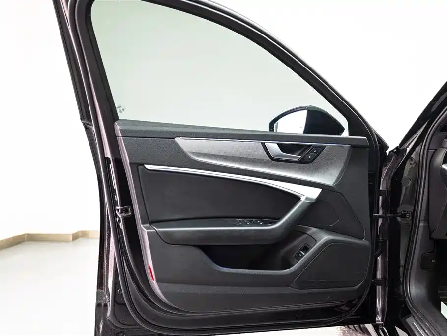 Audi A6L 2022 40 TFSI luxury and dynamic model купить на сайте DeffCars