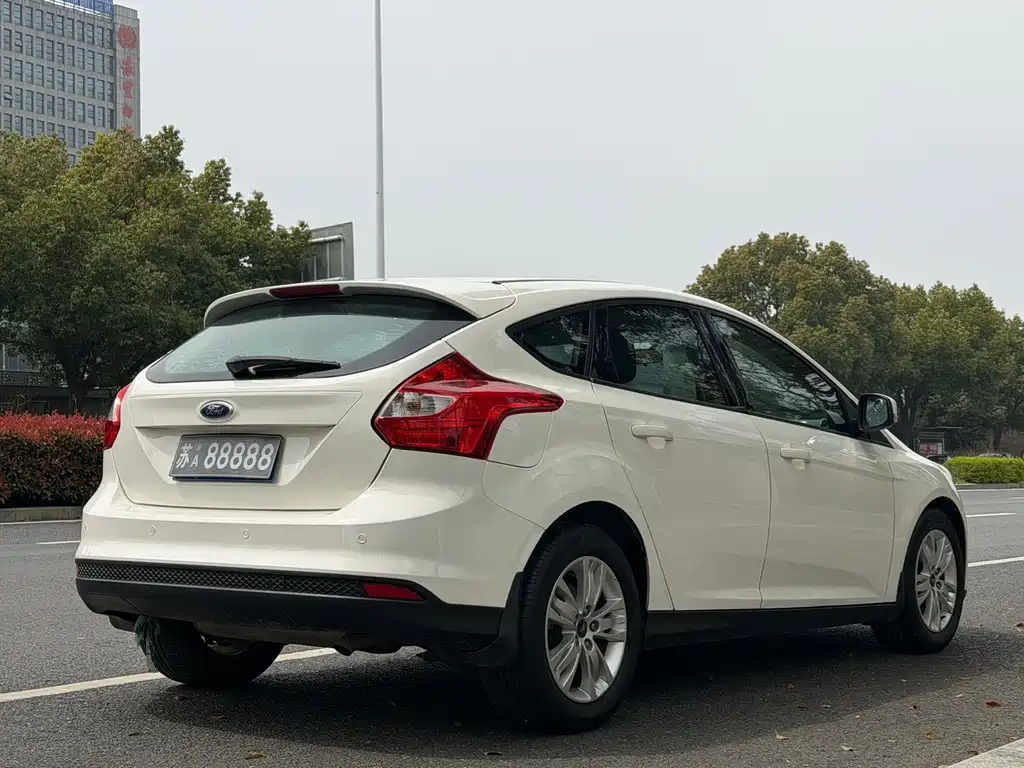 Focus 2012 hatchback 1.6L automatic comfort type купить на сайте DeffCars