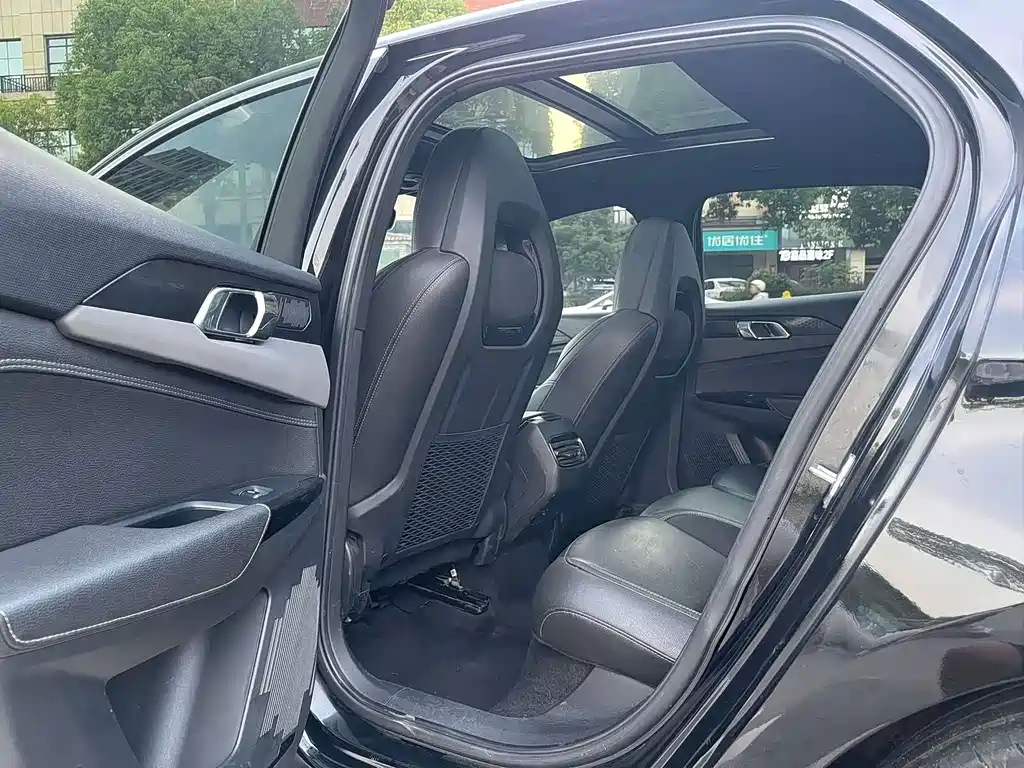 Lynk & Co 03 2019 1.5TD DCT Pro version National VI купить на сайте DeffCars