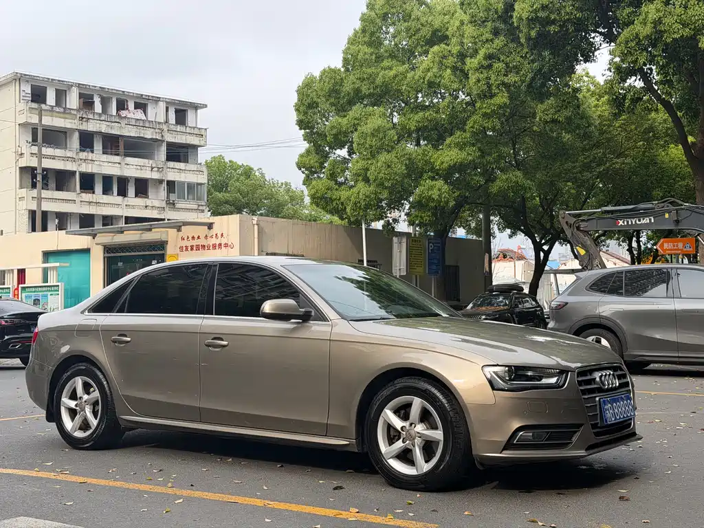 Audi A4L 2013 35 TFSI automatic standard купить на сайте DeffCars