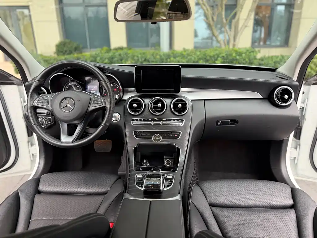 Mercedes-Benz C-Class 2018 C 200 L Sports Edition купить на сайте DeffCars