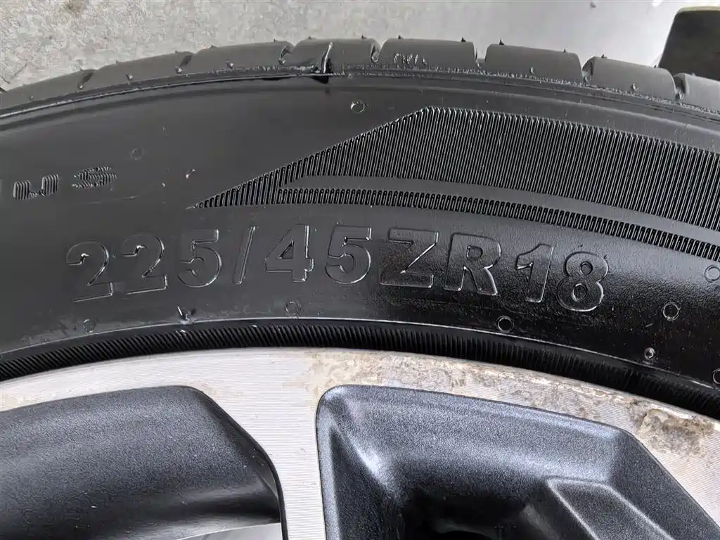 Lynk & Co 03 2022 2.0TD DCT Pro купить на сайте DeffCars