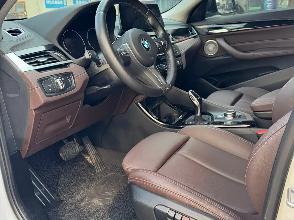 BMW X2 2021 sDrive25i leading M sports package купить на сайте DeffCars