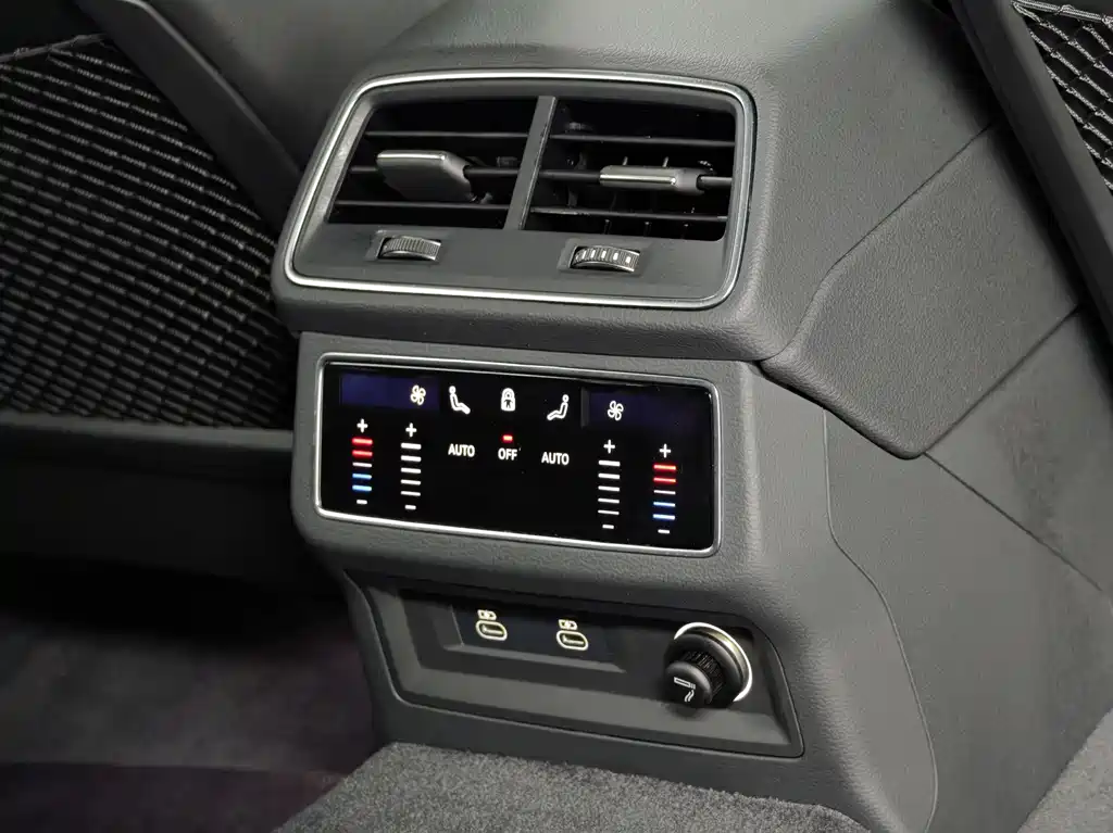 Audi A6L 2023 45 TFSI Premium Dynamic Model купить на сайте DeffCars