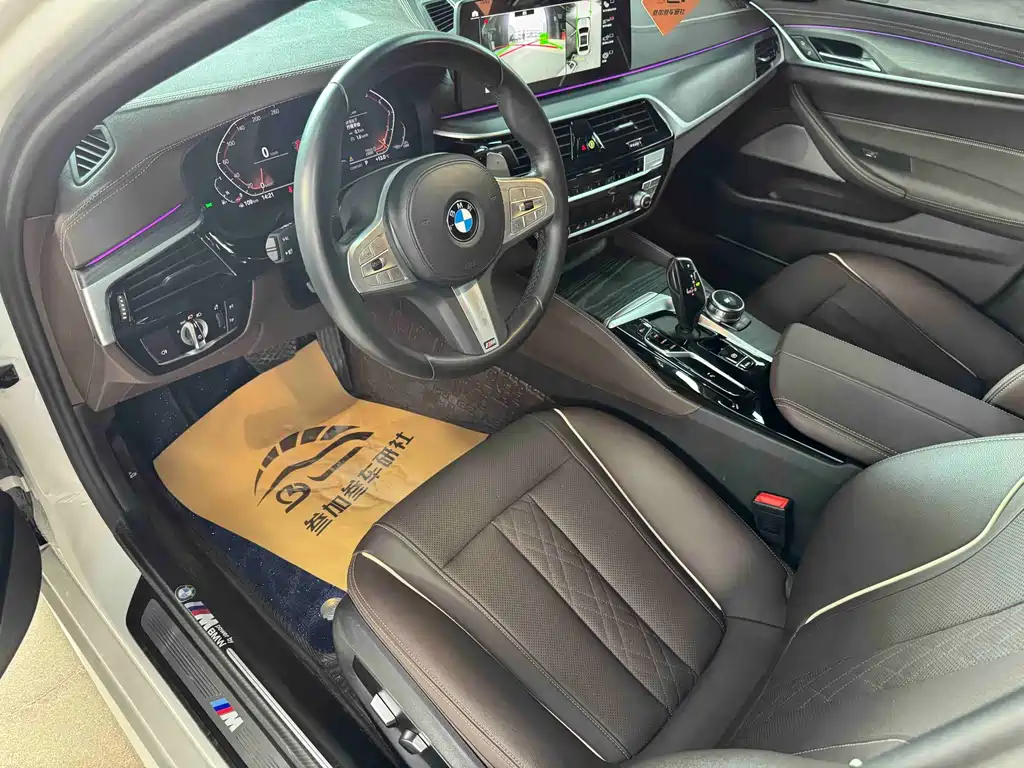 BMW 5 Series 2023 530Li Leading M Sports Package купить на сайте DeffCars