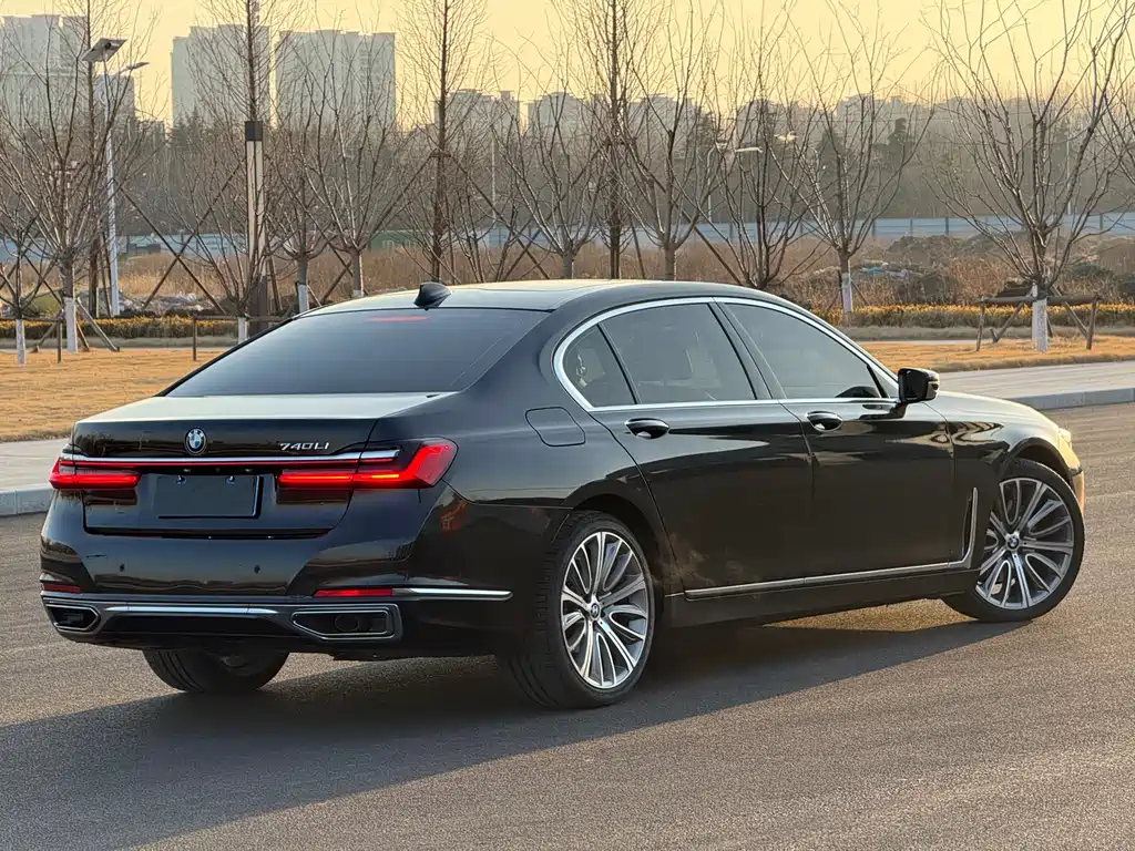 BMW 7 Series 2021 740Li Leading Luxury Package купить на сайте DeffCars
