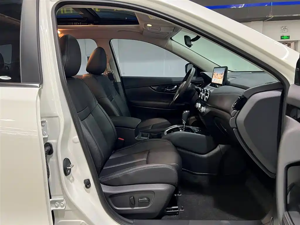 X-Trail 2025 Honor 2.0L Two-wheel Drive Leading Edition купить на сайте DeffCars