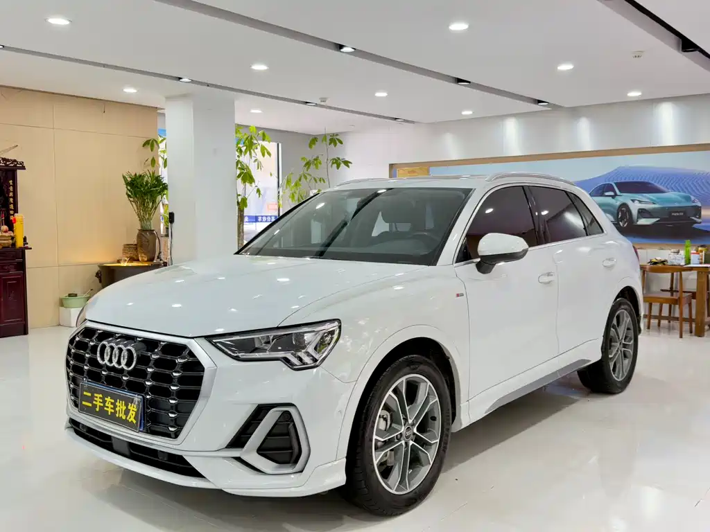 Audi Q3 2023 facelift 40 TFSI stylish and dynamic купить на сайте DeffCars