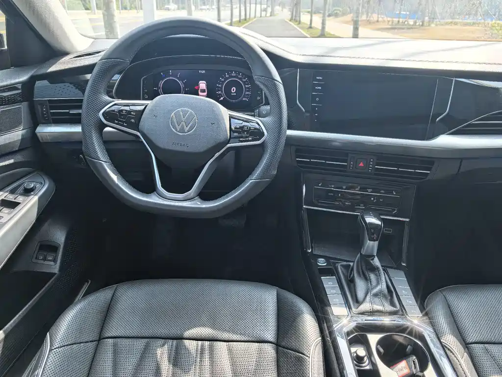 Passat New Energy 2022 430PHEV Hybrid Luxury Edition купить на сайте DeffCars