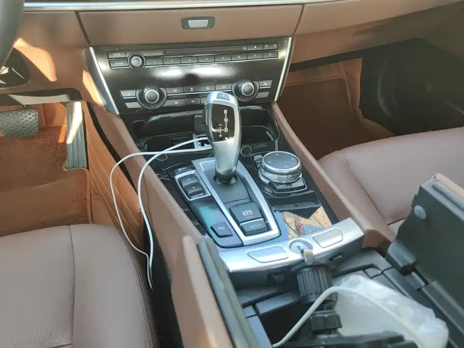 BMW 5 Series GT 2014 528i leading model купить на сайте DeffCars