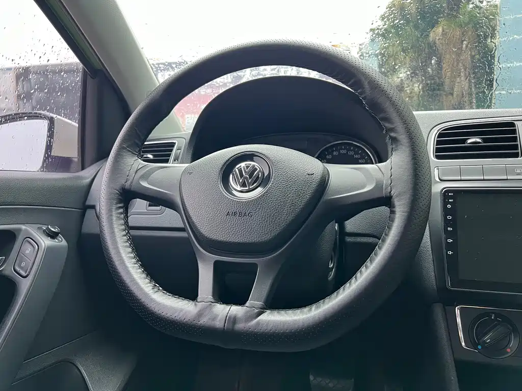 Polo 2014 1.6L automatic comfort version купить на сайте DeffCars