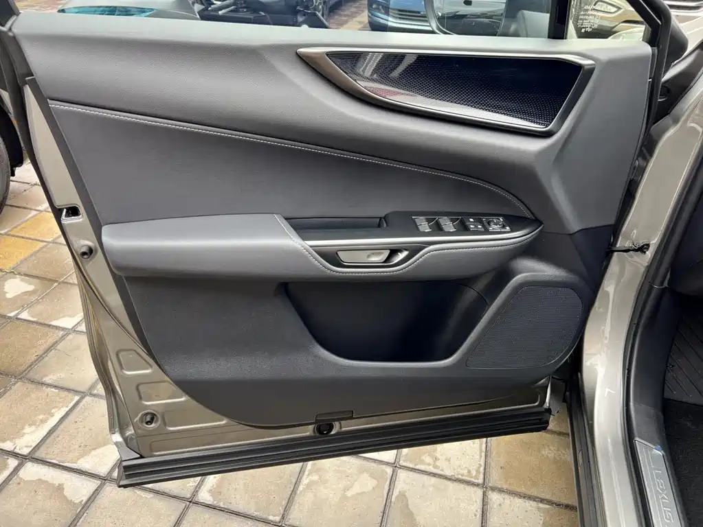 Lexus NX New Energy 2024 400h+ Changyue Edition купить на сайте DeffCars