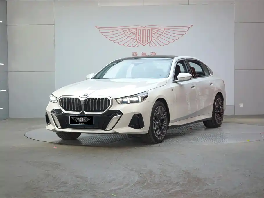 BMW 5 Series 2025 530Li Exclusive M Sports Package купить на сайте DeffCars