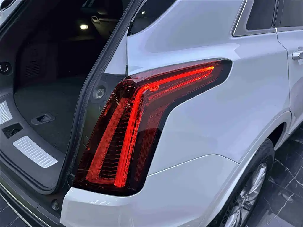 Cadillac XT5 2022 2.0T two-wheel drive luxury model купить на сайте DeffCars