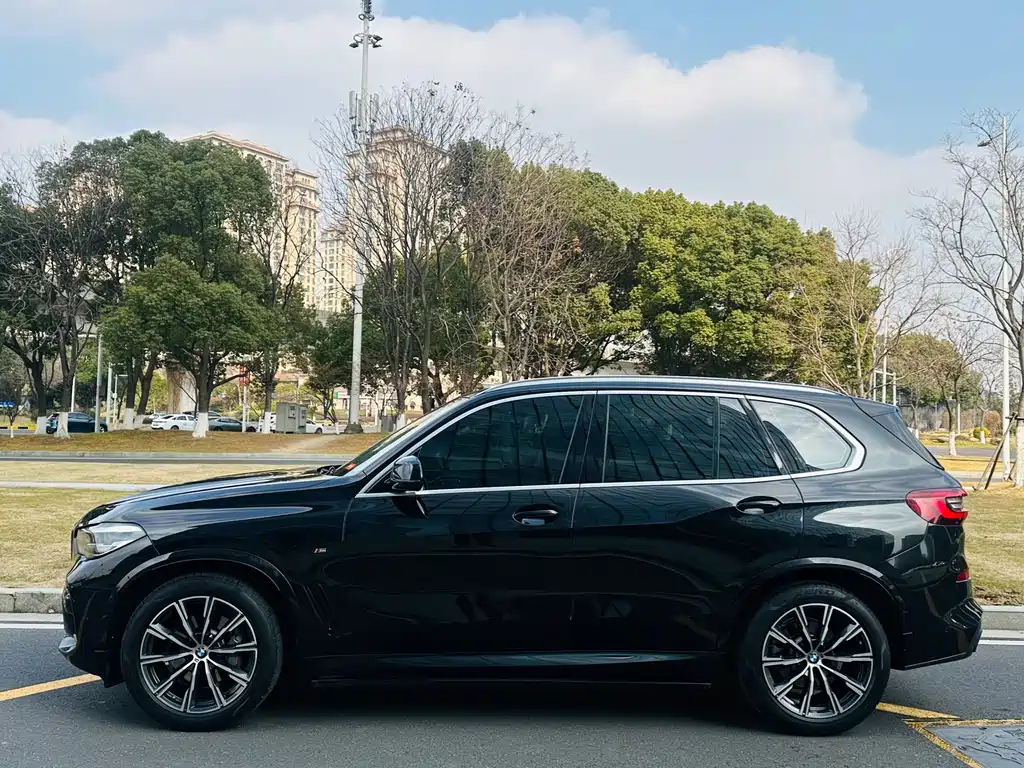 BMW X5 imported 2021 facelift xDrive30i M sports package купить на сайте DeffCars