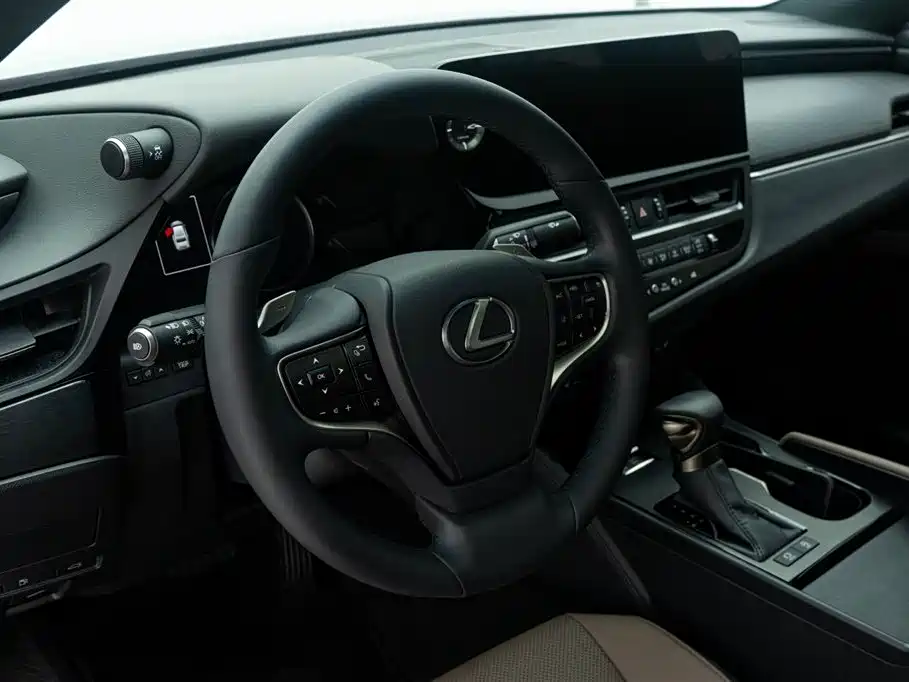 Lexus ES 2022 200 Excellence Edition купить на сайте DeffCars