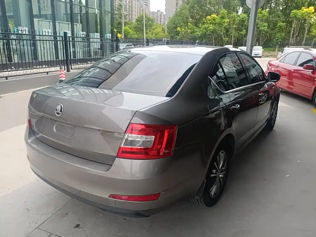 Octavia 2017 1.6L automatic version купить на сайте DeffCars