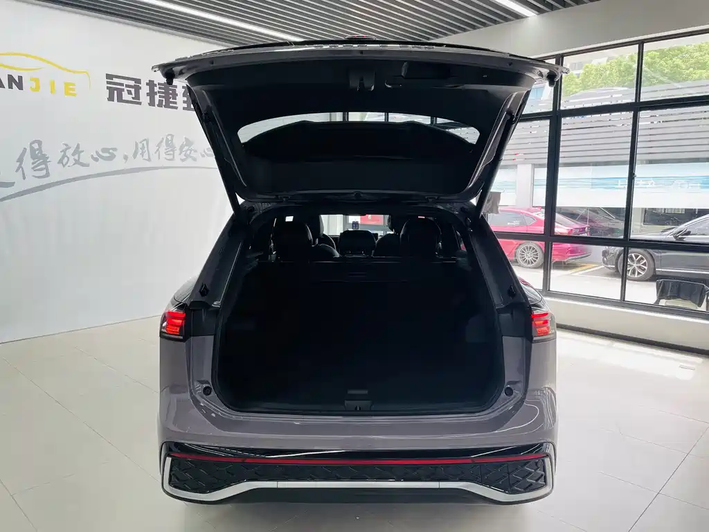 Tiguan L 2024 PRO 380TSI four-wheel drive R-Line Zhizun Edition купить на сайте DeffCars