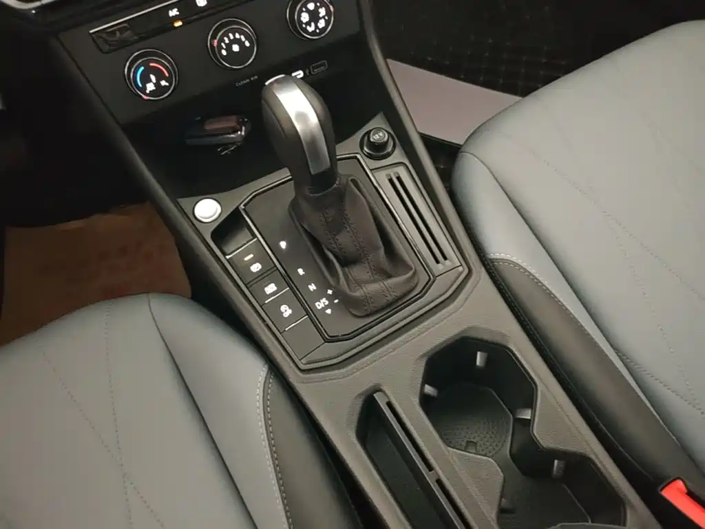 Lavida 2024 1.5L Automatic Starry Sky Five Million Edition купить на сайте DeffCars