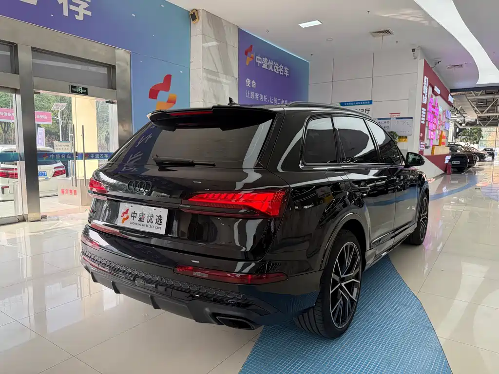 Audi Q7 2025 55 TFSI quattro S line Black Warrior купить на сайте DeffCars