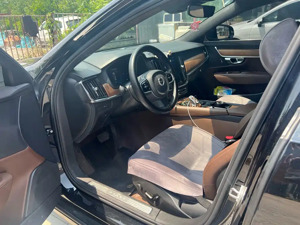 Volvo S90 2023 B5 Zhiyi Luxury Edition купить на сайте DeffCars