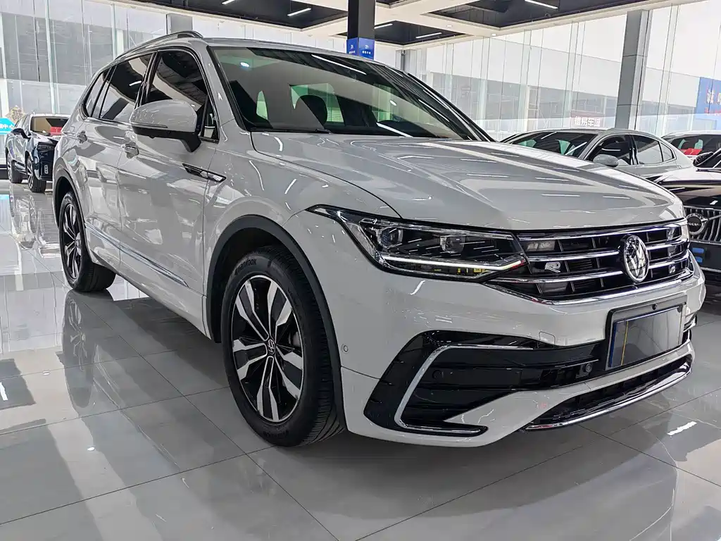Tiguan L 2022 330TSI automatic two-wheel drive R-Line version купить на сайте DeffCars
